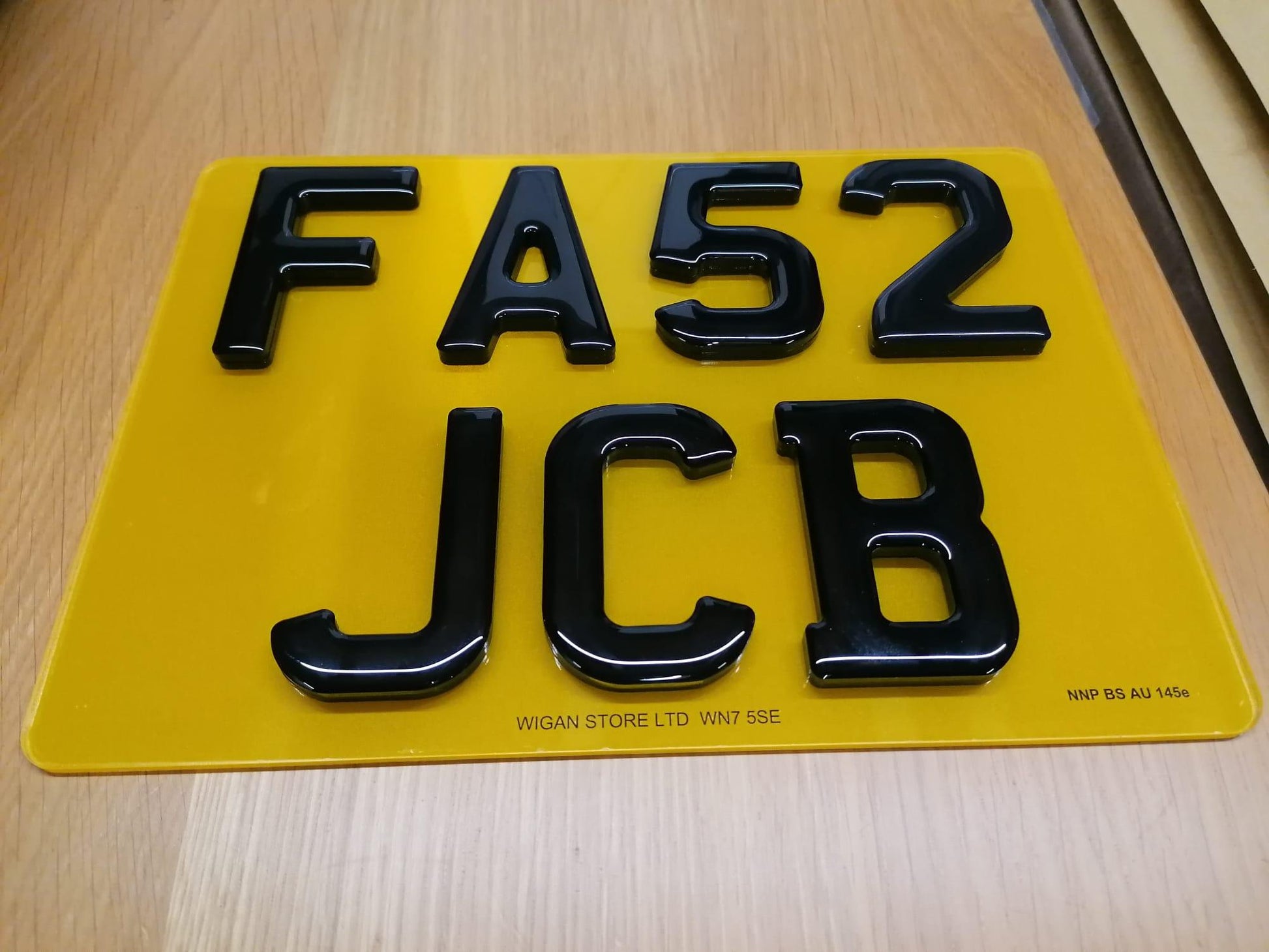 Standard Oblong Front 11x8 Square Rear Yellow number plate, 4x4, trailer, caravan, car, van lorry horse box , discovery 279mm x 203mm (11" x 8") number plate maker in leigh, wigan, bolton. Number plate supplier, number plate in leigh bolton, wigan 4d gel square plate